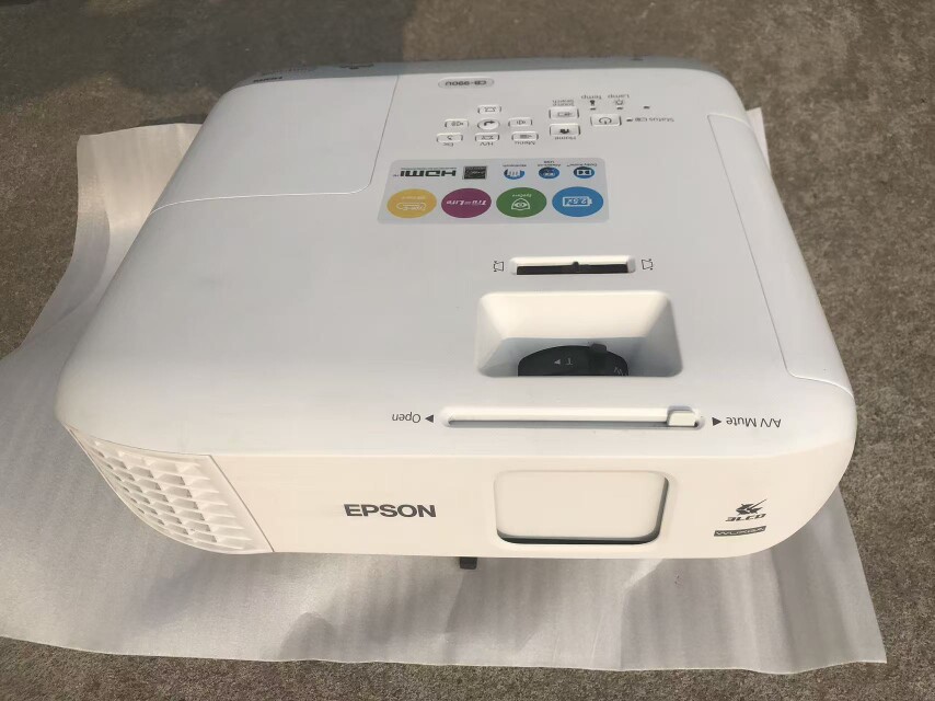 Epson/爱普生990u二手高清1080p投影仪家用教学办